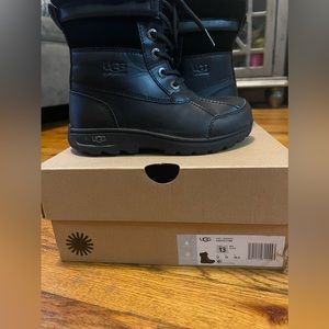 Uggs size 13c black Butte 11 CWR